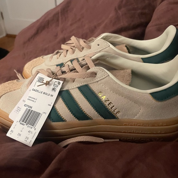 adidas Shoes - Adidas gazelle Bold - green and cream - women’s 8.5 -NWt